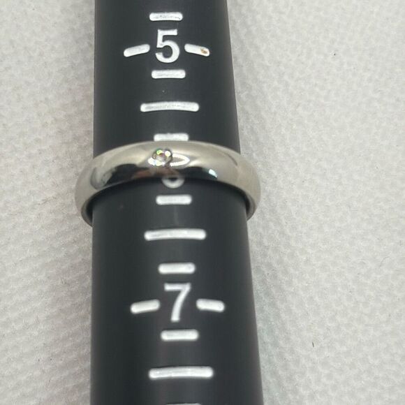 NWOT Size 6 Stainless steel band with solitaire zircon stone - Picture 4 of 4